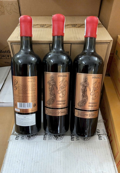 Rượu Vang ý  1989 Negroamaro Puglia Ý 16% -giá rẻ nhất