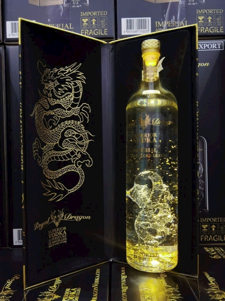 Rượu Vodka Royal Dragon Superior Imperial Vàng 23 Carat.