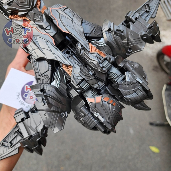 Mô hình Transformer Optimus Prime 131A / Megatron 130A khớp biến hình thành xe