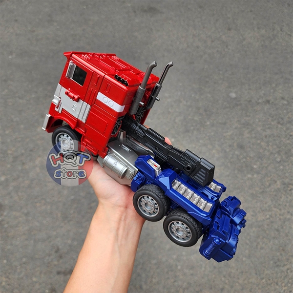 Mô hình Transformer Optimus Prime 131A / Megatron 130A khớp biến hình thành xe