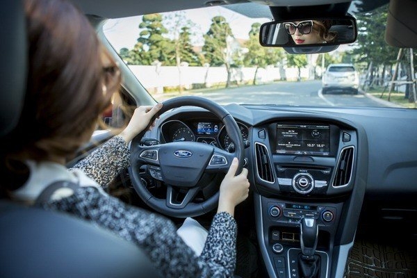 Kinh nghiệm lái xe an toàn cho các lái mới
