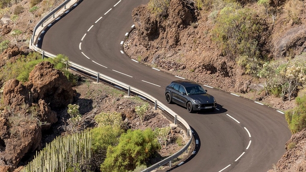 Kinh nghiệm sử dụng phanh xe ô tô và đổ đèo