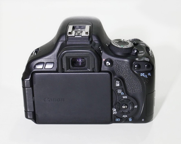 有名なブランド Canon EOS 600D (日本名:Canon EOS Kiss X5) デジタル