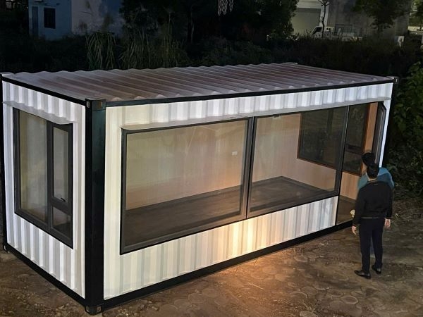 Container nhà ở 20feet, cửa kính thoáng đãng, nội thất sang trọng