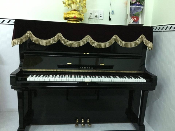 YAMAHA U3 H