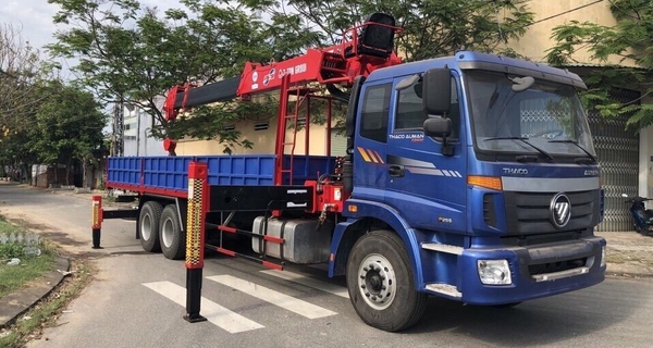 Xe tải Thaco Auman 3 chân gắn cẩu 7 tấn ATOM 736L