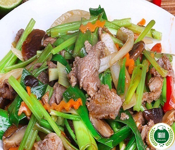 Bắp Bò Xào Cần Tỏi