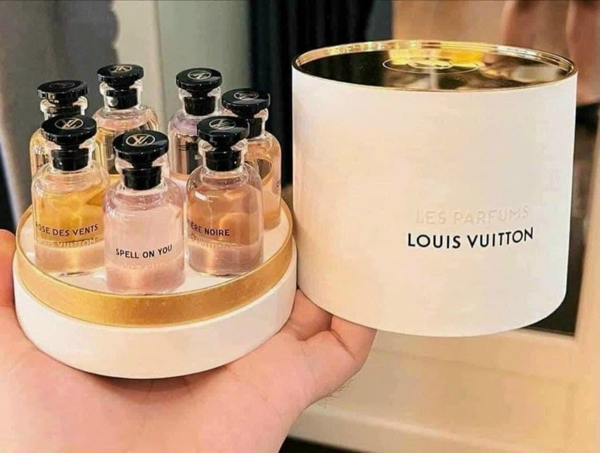 Nước hoa nữ Louis Vuitton Mini Giftset - Set nước hoa mini 7 x10ml với 7 mùi - XT326.