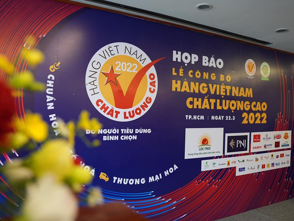 Quảng Thanh vinh dự được nhận được Chứng nhận Hàng Việt Nam Chất Lượng Cao do người tiêu dùng bình chọn