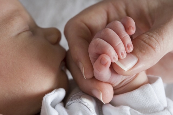 Kinh nghiệm chăm sóc trẻ sơ sinh trong tháng đầu