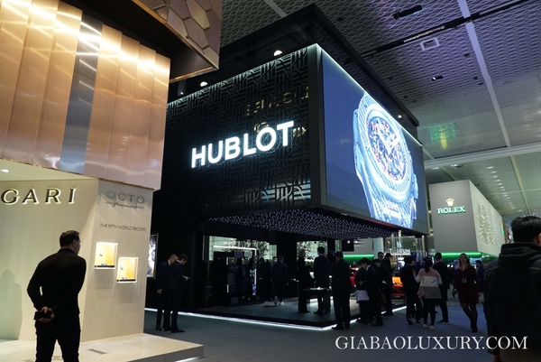 Gian hàng triển lãm của Hublot tại Baselworld 2019 - Nổi bật siêu xe Gian hàng triển lãm của Hublot tại Baselworld 2019 - Nổi bật siêu xe