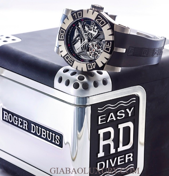 Đồng hồ Roger Dubuis Diver Tourbidiver Titanium & Ceramic Skeletonzied Limited Edition