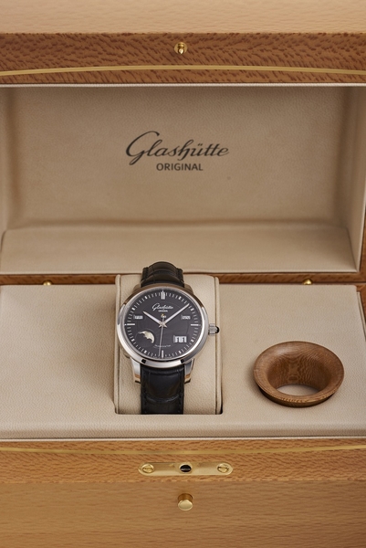 Đồng Hồ Glashutte Original Senator Perpetual Calendar Phiên Bản Giới Hạn