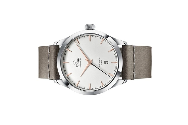 Đồng hồ đeo tay thương hiệu Tutima, dòng sản phẩm Flieger Aero Club, Ref no: 6105-55, mặt số bạc trắng, size 41mm, máy tự động, vỏ đồng hồ bằng thép không gỉ và dây đeo da Horween, hàng mới 100%