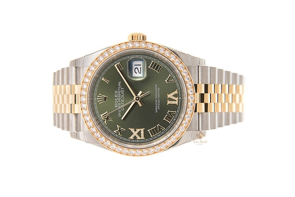 Đồng Hồ Rolex Datejust 36 126283RBR Mặt Số Xanh Oliu Cọc Số La Mã Nạm Kim Cương