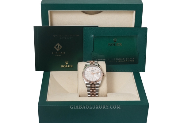 Đồng Hồ Rolex Datejust 36 126231 Mặt Số Bạc Vân Gấp Nếp Cọc Số Dạ Quang