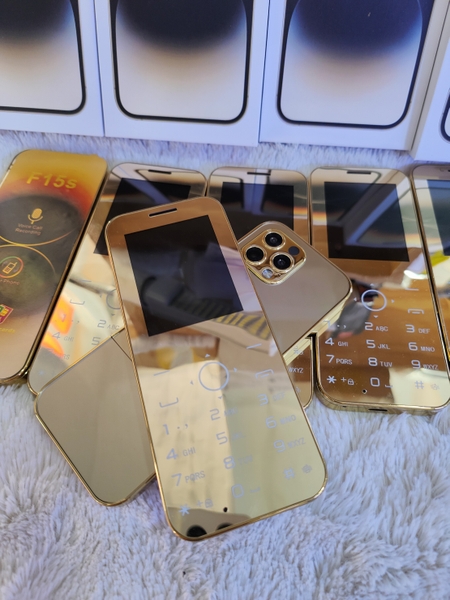 Điện thoại Bàn phím F15s vàng gold 4 sim Bao cắt sóng 4G