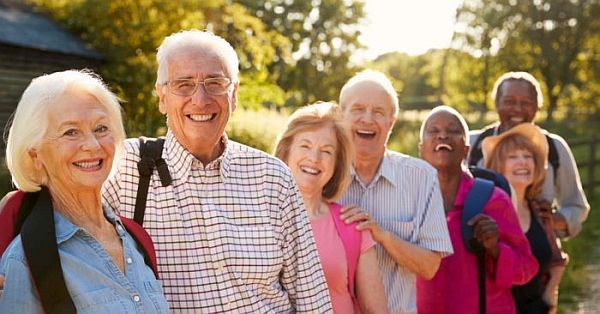 Vì sao phụ nữ thường sống thọ hơn nam giới?