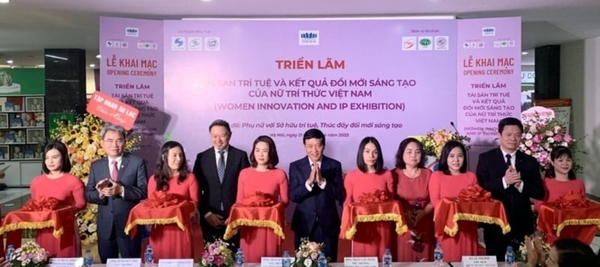 Cộng đồng nữ trí thức Việt Nam đóng góp rất nhiều vào phát triển kinh tế đất nước