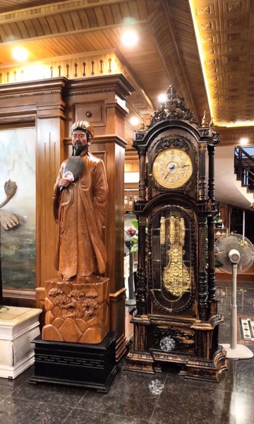 đồng hồ gỗ cổ điển giả cơ