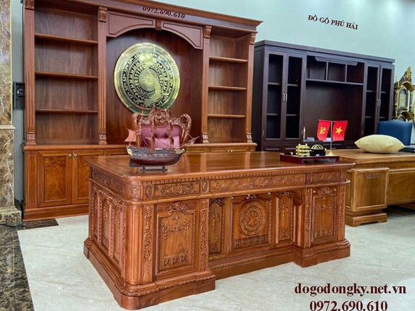 bàn làm việc trống đồng