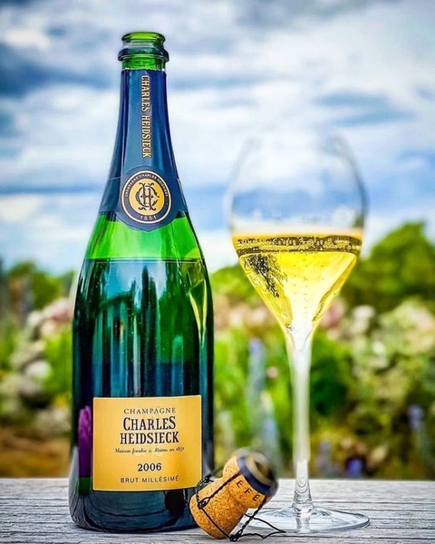 5 loại champagne ngon nức tiếng bạn tuyệt đối đừng bỏ lỡ