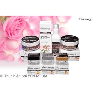 Chụp ảnh sản phẩm mỹ phẩm Cle De Beauty trong studio Hà Nội