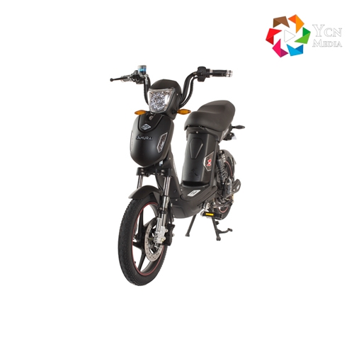 Chụp ảnh sản phẩm xe máy điện DKBike trong studio Hà Nội