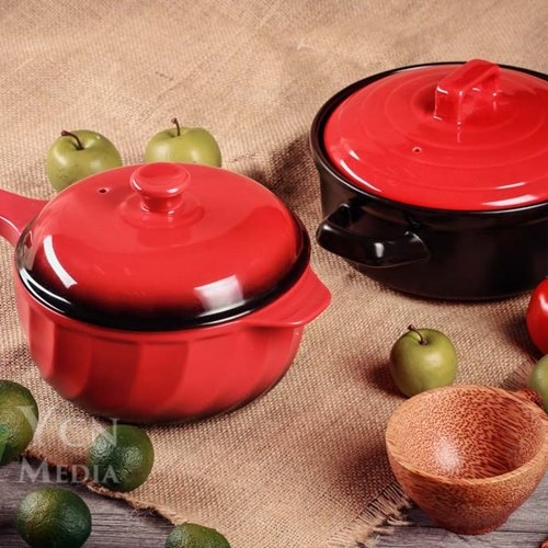 Chụp ảnh sản phẩm nồi chảo Royal Cooks trong studio Hà Nội