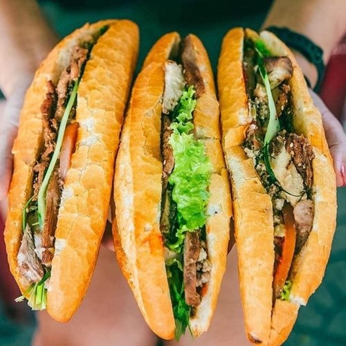 Thu âm quảng cáo cho Vương quốc bánh mì BamiK - Hà Nội