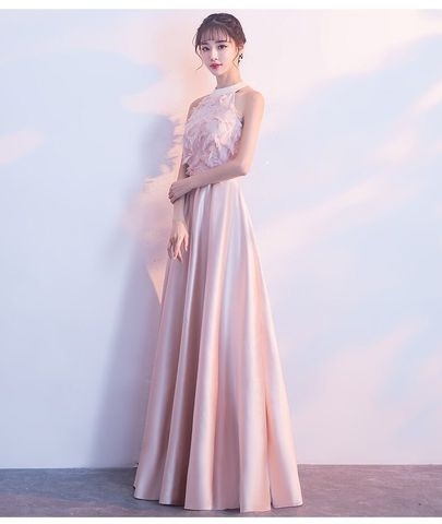 Mẫu đầm dự tiệc tuổi 30