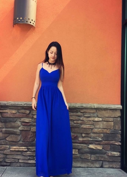 Các mẫu váy đầm dự tiệc đẹp cho cô nàng có làn da bánh mật