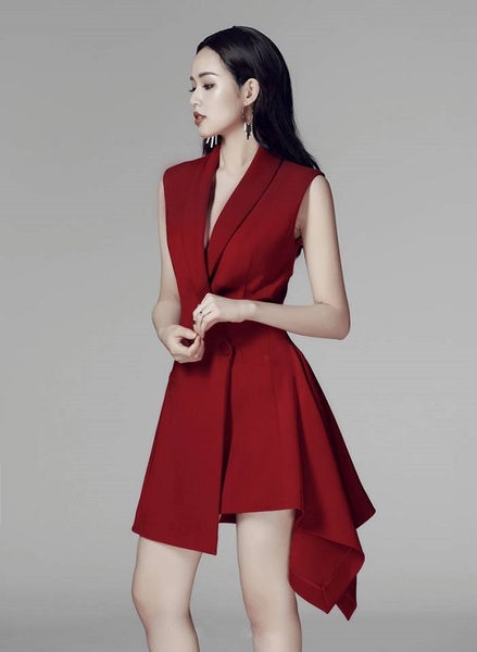 Các mẫu váy đầm dự tiệc đẹp cho cô nàng có làn da bánh mật