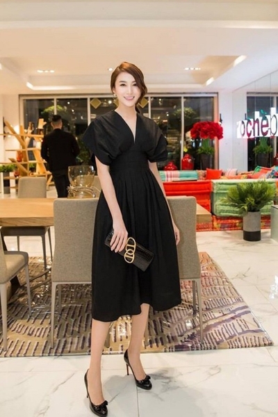 Chọn đầm xòe dự tiệc cuối năm cho nàng béo thon thả hơn