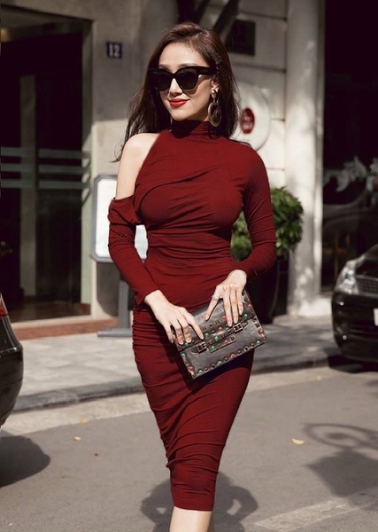 Những mẫu đầm dự tiệc đẹp không thể thiếu trong tiệc Giáng Sinh năm nay