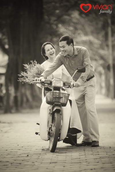 NSND Lan Hương đẹp dịu dàng trong ảnh kỷ niệm 30 năm ngày cưới