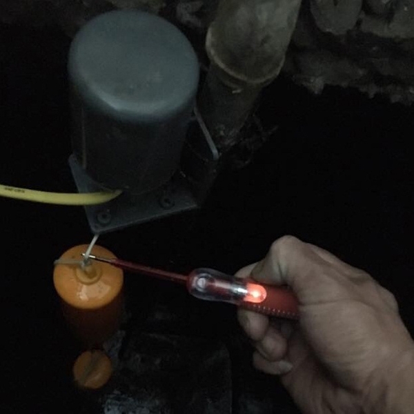 Sửa phao điện chống cạn chống tràn tự động ngắt máy bơm nước bị hỏng Sửa phao điện chống cạn chống tràn tự động ngắt máy bơm nước bị hỏng