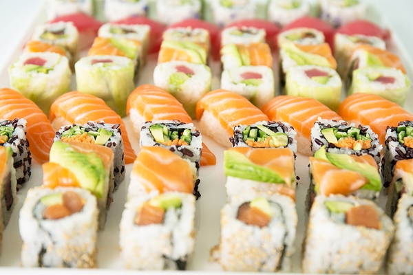 Bật mí cách làm cơm cuộn sushi cực chuẩn, chỉ người Nhật mới biết.