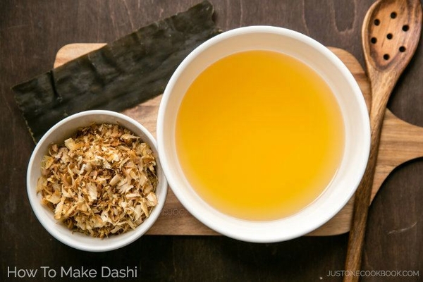 HƯỚNG DẪN CÁC MẸ NẤU NƯỚC DÙNG DASHI CHO BÉ