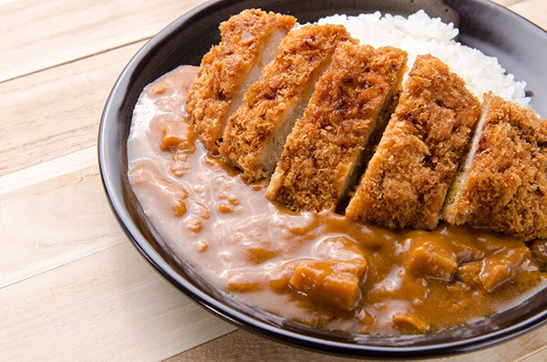 Hướng dẫn cách làm Tonkatsu sốt cà ri Nhật Bản