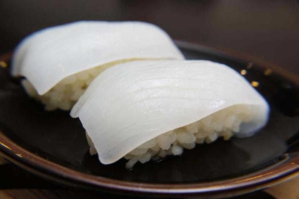 Mực ống sushi