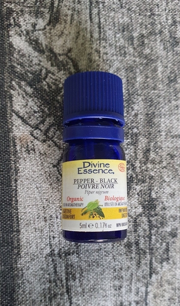 TINH DẦU HẠT TIÊU ĐEN HỮU CƠ DIVINE ESSENCE 5ML