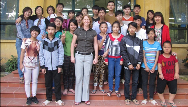 Caroline duguay volunteer at hoa sua school