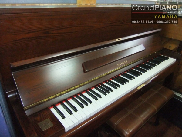 dan-piano-samick-su118bp-seri-ikio63xx
