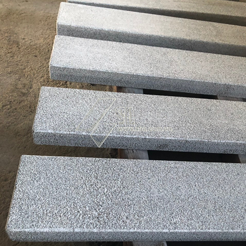 dark-grey-granite-g654-kerbstones