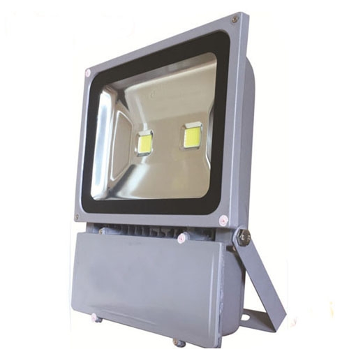 den-pha-led-ngoai-troi-100w