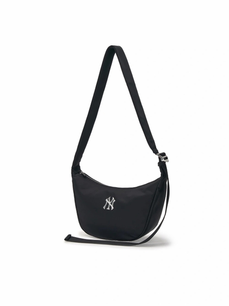 【MLB KOREA】Basic Nylon Sportive Crossbody Bag■送料込 Basic Nylon Sportive Crossbody Bag BOSTON REDSOX - MLB KOREA