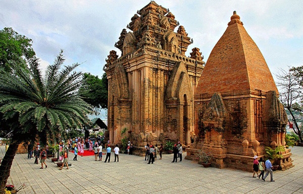 TOUR NHA TRANG - BIỂN XANH, CÁT TRẮNG, NẮNG VÀNG !