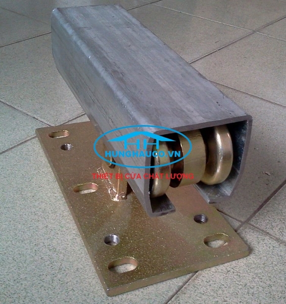 Máng lùa cửa cổng lùa không ray 8BL dài 3m Công ty TNHH Thiết Bị