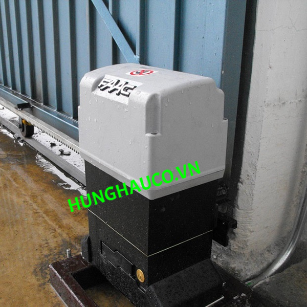 motor-cong-lua-italia-faac-844er-tai-trong-1600kg